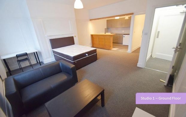 1 bedroom in a house share to rent - Photo 1