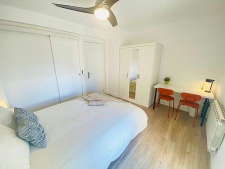 Avenida de Entrevías, Madrid, Community of Madrid 28053 - Photo 2