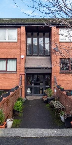 2 bedroom flat to rent - Photo 2