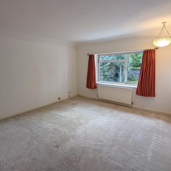 Park Road, Woking - 4 bedrooms Property for lettings - Seymours - Photo 1