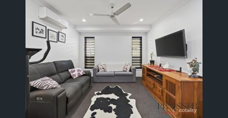 Modern Family Home in Mount Low! - Photo 4