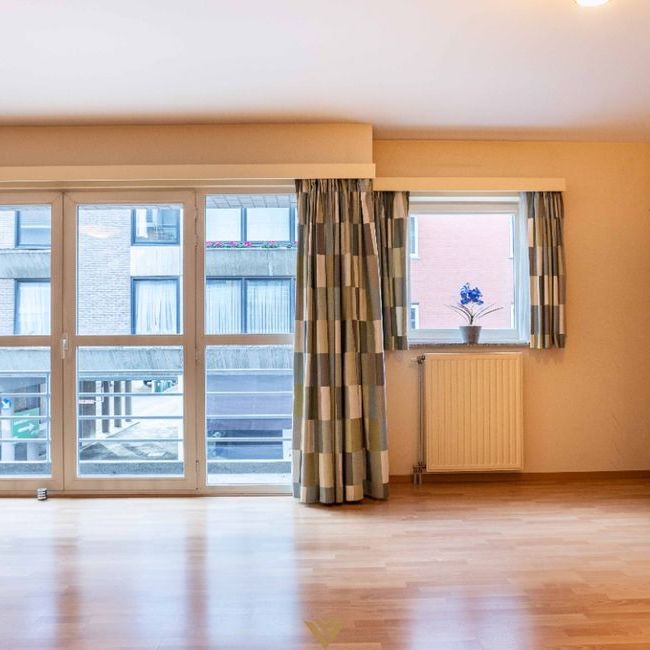 Appartement te huur in Ronse voor € 850 met 2 slaapkamers - Photo 1