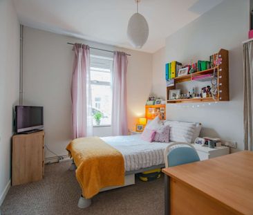 Brilliantly located 6 bed house - Photo 6