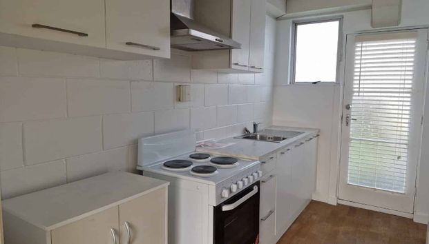 Close to town - 2/107 Waltham Road - Photo 1