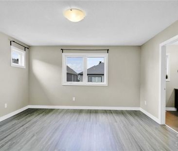 For Lease - 916 KILBIRNIE Drive, Barrhaven, Ontario - Photo 2