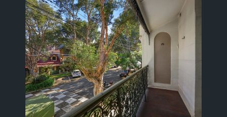 Large Terrace in the heart of Redfern - Photo 5