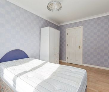 Admiral Way - Photo 1