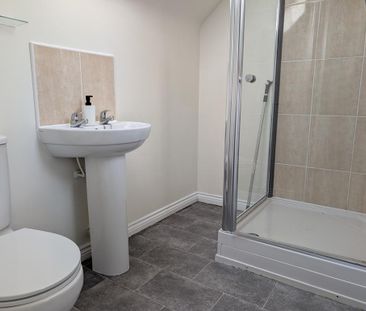 4 bedroom semi-detached house to rent - Photo 5