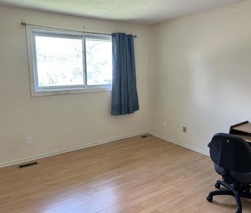 8 Foxmeadow Lane - Room 6 - Photo 3