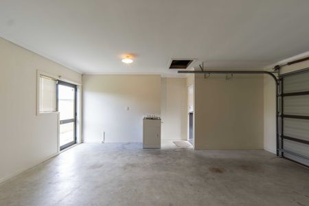 Three Bedroom Brick Home - Photo 4