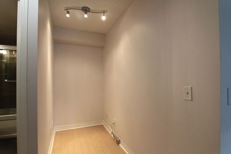 For Lease - 30 Grand Trunk Crescent Unit# 907, Toronto, Ontario - Photo 2