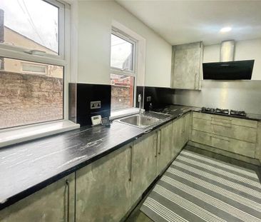 3 bedroom terraced house to rent - Photo 3