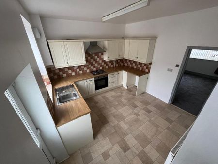 2 bedroom property to rent - Photo 4