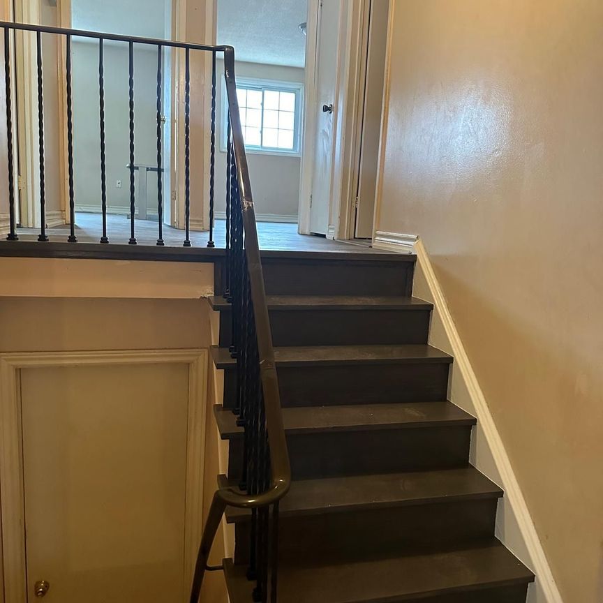 For Lease - 151 Morton Way Unit# Front unit, Brampton, Ontario - Photo 1