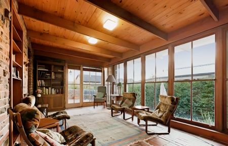 4 Bed, 2 Bath - Photo 2