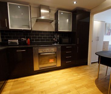 2 Bed Flat, Block Wharf, E14 - Photo 6