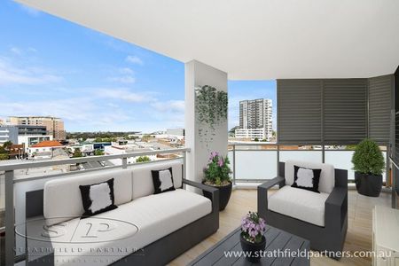 Located on Level 7, Luxury Apartment - Photo 2