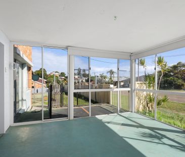 Unique Home Near CBD with Yard & Water Included - Photo 3