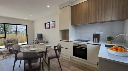 Brand-New in Māngere Bridge – Contemporary Living with Convenience - Photo 4