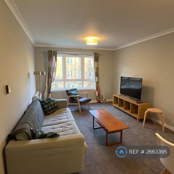 1 bedroom in a flat share to rent - Photo 1