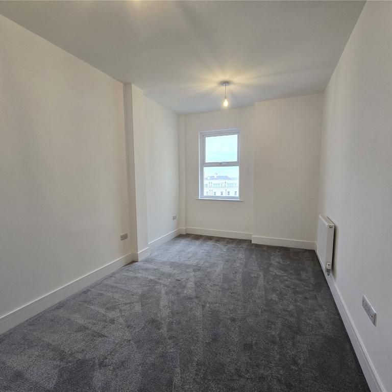 3 bedroom flat to rent - Photo 1