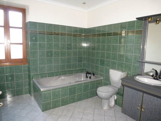 Location Maison 2 pièces 68m² ST DONAT SUR L HERBASSE 26260 - Photo 1