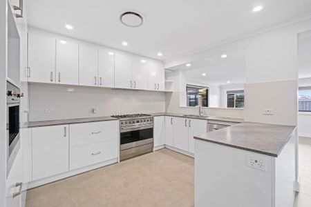 Modern Four Bedroom Family Home - Photo 3