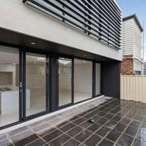 Modern Sophistication in the Heart of Richmond! - Photo 2