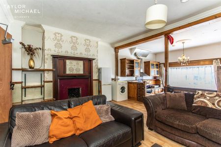 4 bedroom terraced house to rent - Photo 4