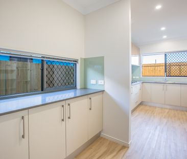 16 Aspen Way, Arundel QLD 4214 - House For Rent | Domain - Photo 5