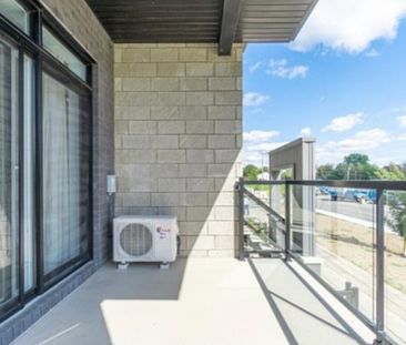 601 Rue Forbes, #201 - Photo 6