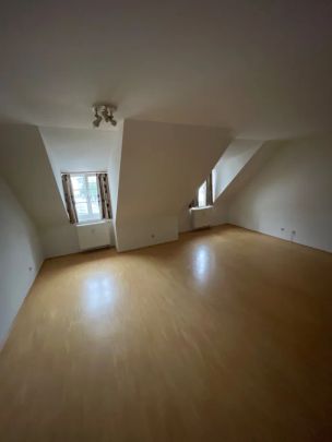 Gemütliche Single-Wohnung mit möblierter Küche im Zentrum von Lohnsburg - Photo 1