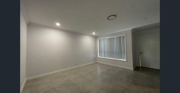 4 Bedroom Modern Family House with Practical Layout & Independent Double-Bed Granny Flat - Photo 1