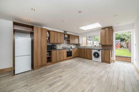 4 bedroom terraced house to rent - Photo 2