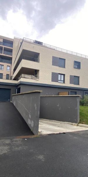 Appartement à louer 3 pièces 75.4m² - Photo 1