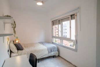 Carrer de Sant Lluís Bertran, Torrent, Valencian Community 46900