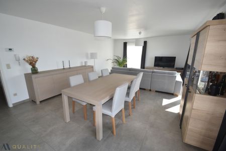 Modern 3 slpk.-appartement met groot terras, autostplts en lift. Vrij vnf 01/01/'26 - Photo 3