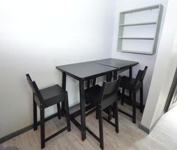 4 bedroom end of terrace house to rent - Photo 3