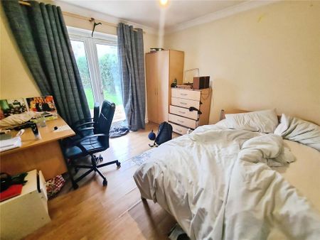 6 bedroom terraced house to rent - Photo 2