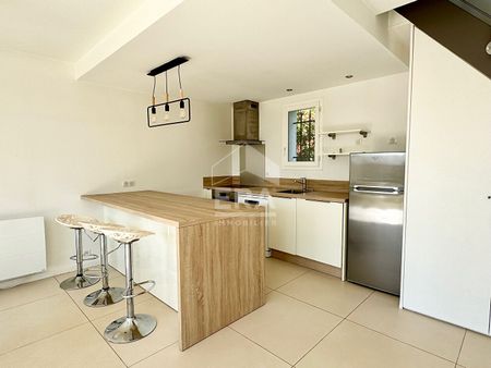 Châteauneuf de Grasse, location maison meublée 2 pièces. - Photo 5