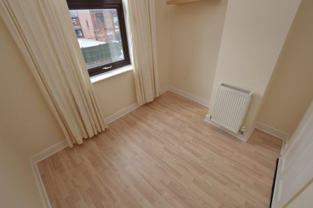 2 Bedroom Terraced House - Photo 4