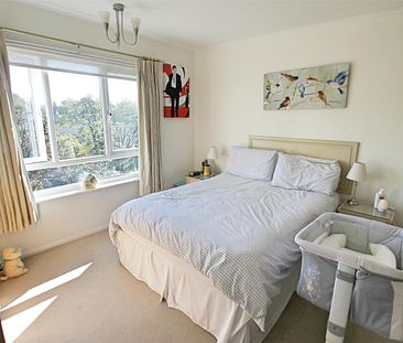 2 bed flat to rent in Howton Place, Bushey, WD23 - Photo 4