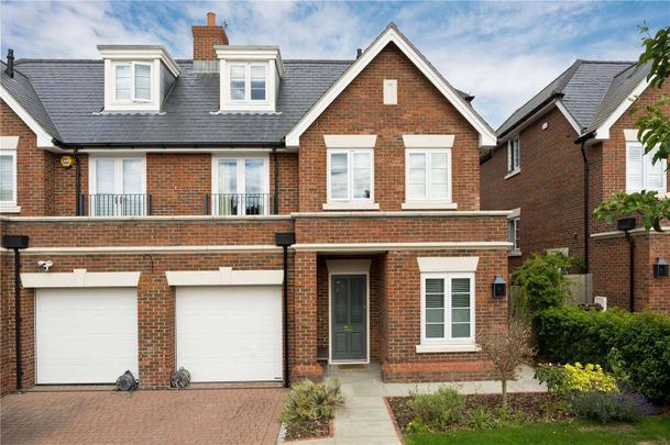 Three bedroom semi detached home set over three floors within 22 acres of woodland. - Photo 1