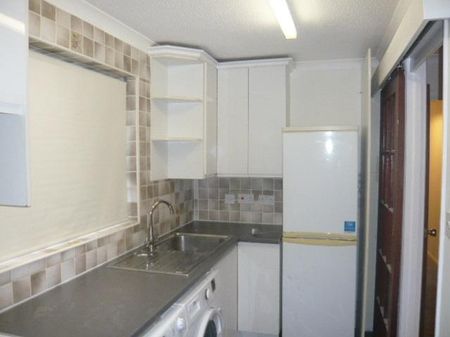 2 bedroom flat to rent - Photo 5