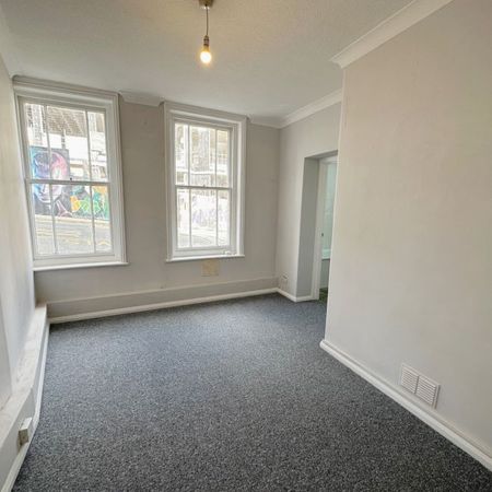 2 Bedroom Flat, Buckingham Road, Brighton - Photo 4