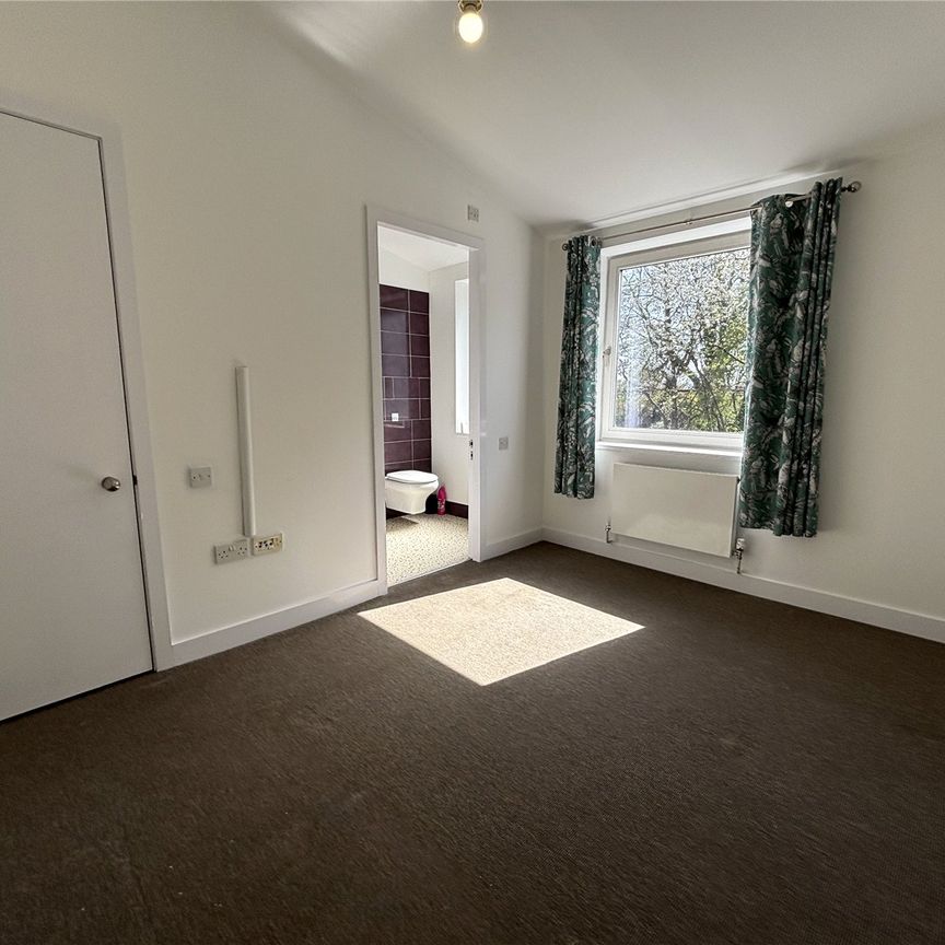 Sheeling Close, Aldershot, Hampshire, GU12 - Photo 1