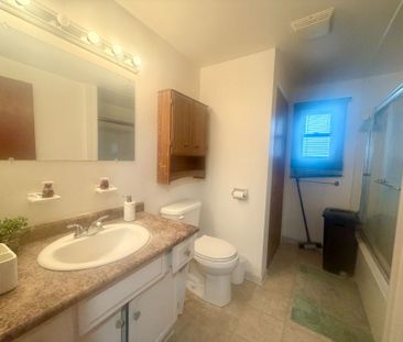 For Lease - 156 Paperbirch Crescent, London North, Ontario - Photo 1