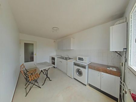 Location Appartement 3 pièces 68m² ROMANS SUR ISERE 26100 - Photo 5