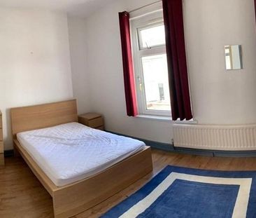 5 bedroom terraced house to rent - Photo 2