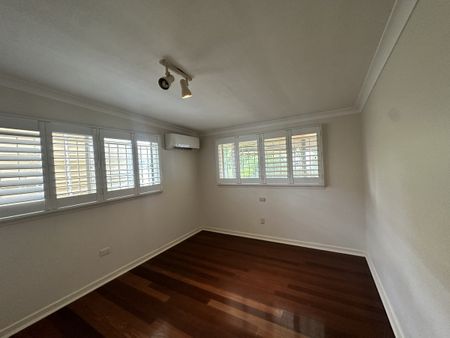 Lowset, Charming Family Home in Mount Gravatt! - Photo 4